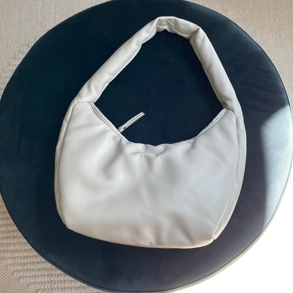 White meduim sized purse
